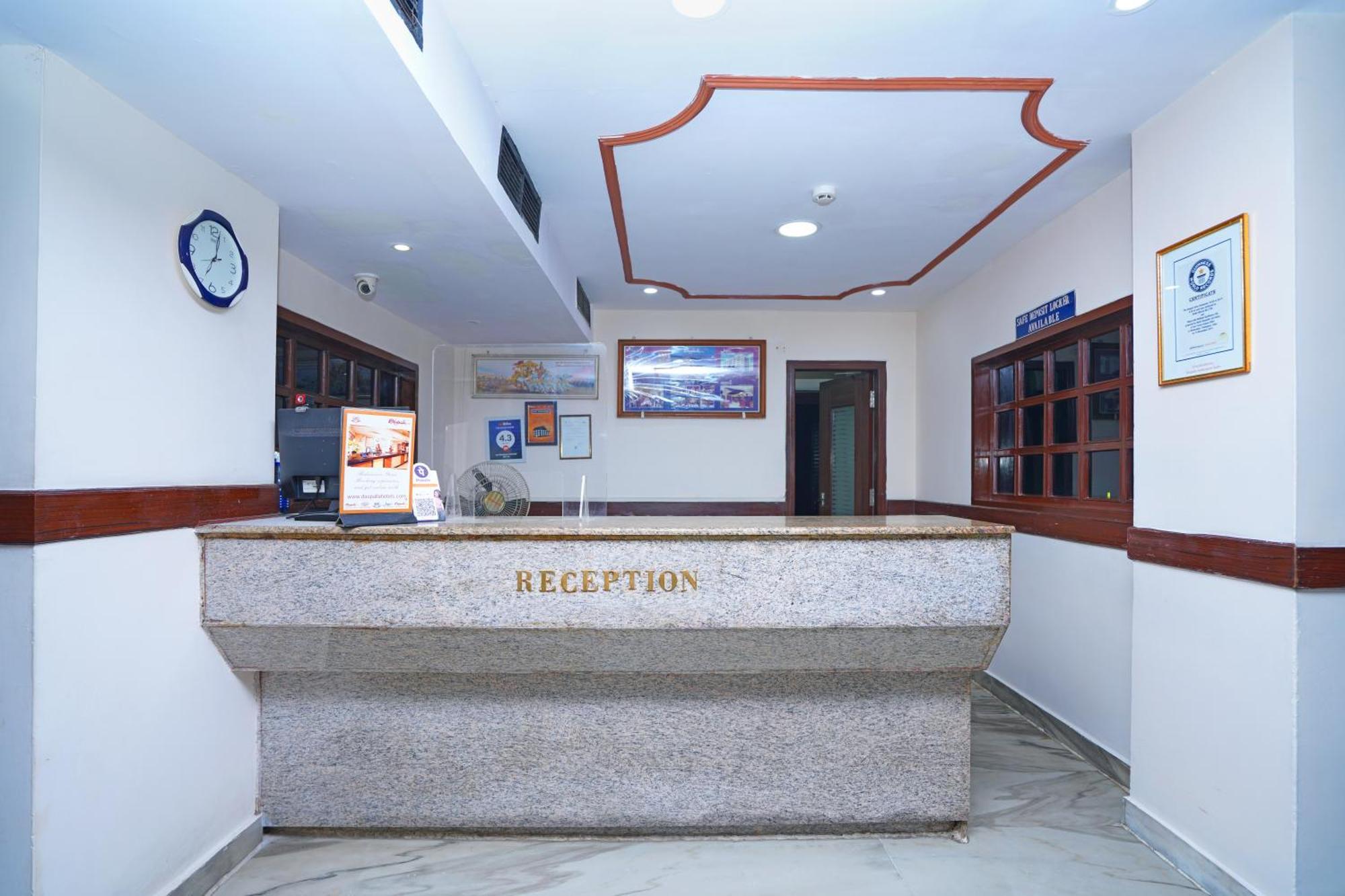 Hotel Jaya Residency Kākināda Esterno foto